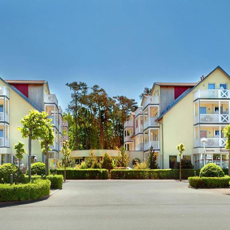 Villa Sano, Hotel, Ostsee, Baabe, Unterkunft, Urlaub, moderne Architektur, Balkone, Rügen.