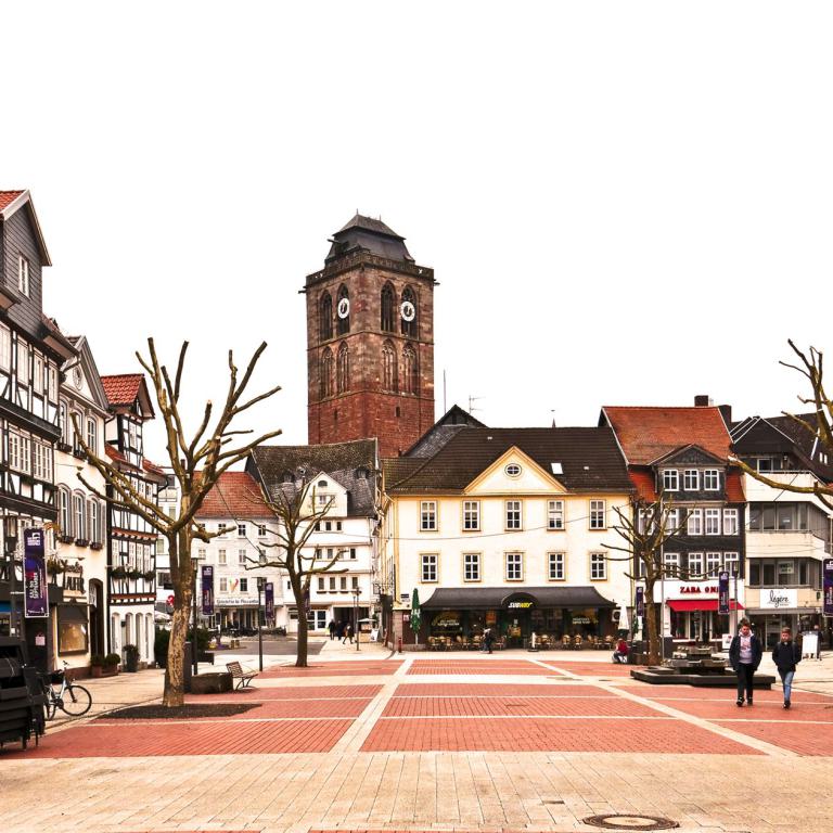 bad hersfeld, marktplatz, fachwerkhäuser, innenstadt, rathaus, kirchturm, historisch, 