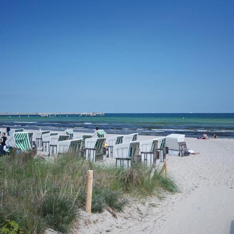 boltenhagen, ostsee, strand, strandkörbe, meer, badeurlaub, küste, sommer, seebrücke, urlaub