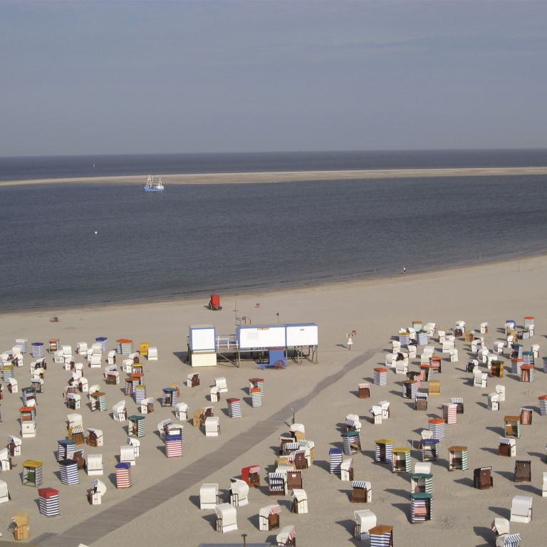 borkum, strand, nordsee, strandkörbe, meer, sand, urlaub, ferien, insel, küste, baden