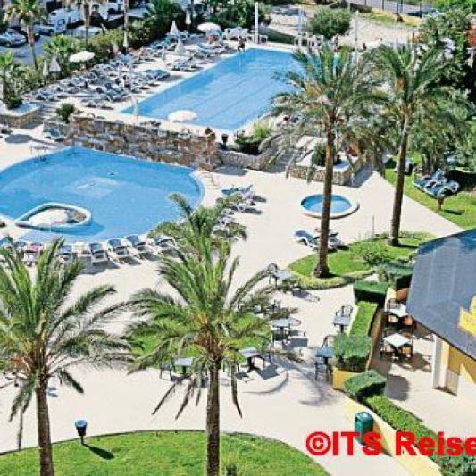 hotel, cala millor, mallorca, poolanlage, palmen, sonnenliegen, urlaub