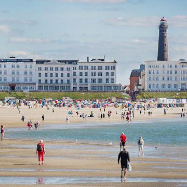 borkum, haus victoria, cvjm, strand, nordsee, menschen, leuchtturm, meer,