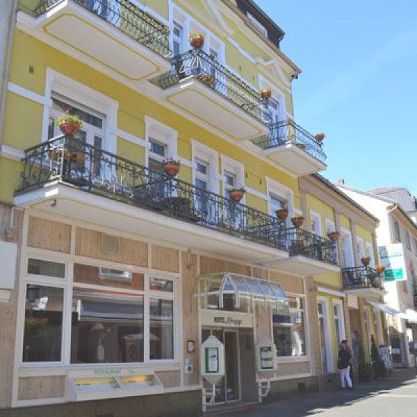 hotel, außenansicht, stadt, fassade, balkon, eingang, gebäude, unterkunft, urlaub, seniorenreise